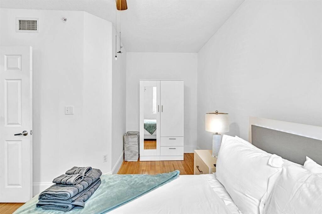 Gorgeous Townhouse Beach Access Amenities Apartment *