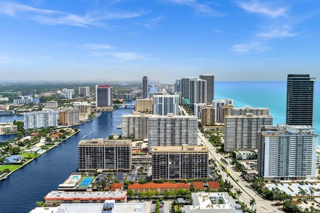Gorgeous Townhouse Beach Access Amenities