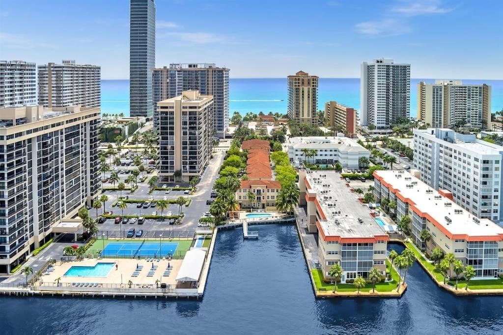 Gorgeous Townhouse Beach Access Amenities Hallandale Beach