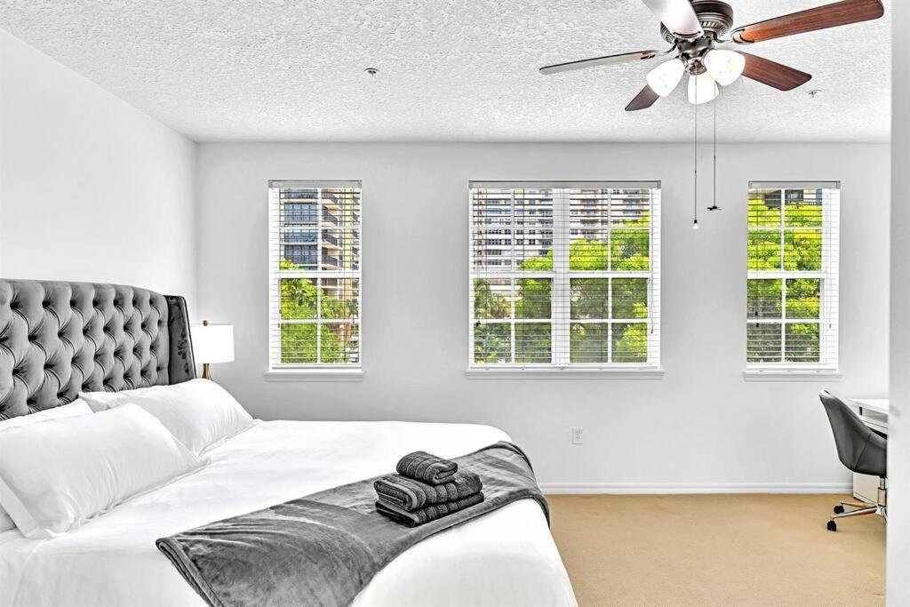 Gorgeous Townhouse Beach Access Amenities Apartment Hallandale Beach