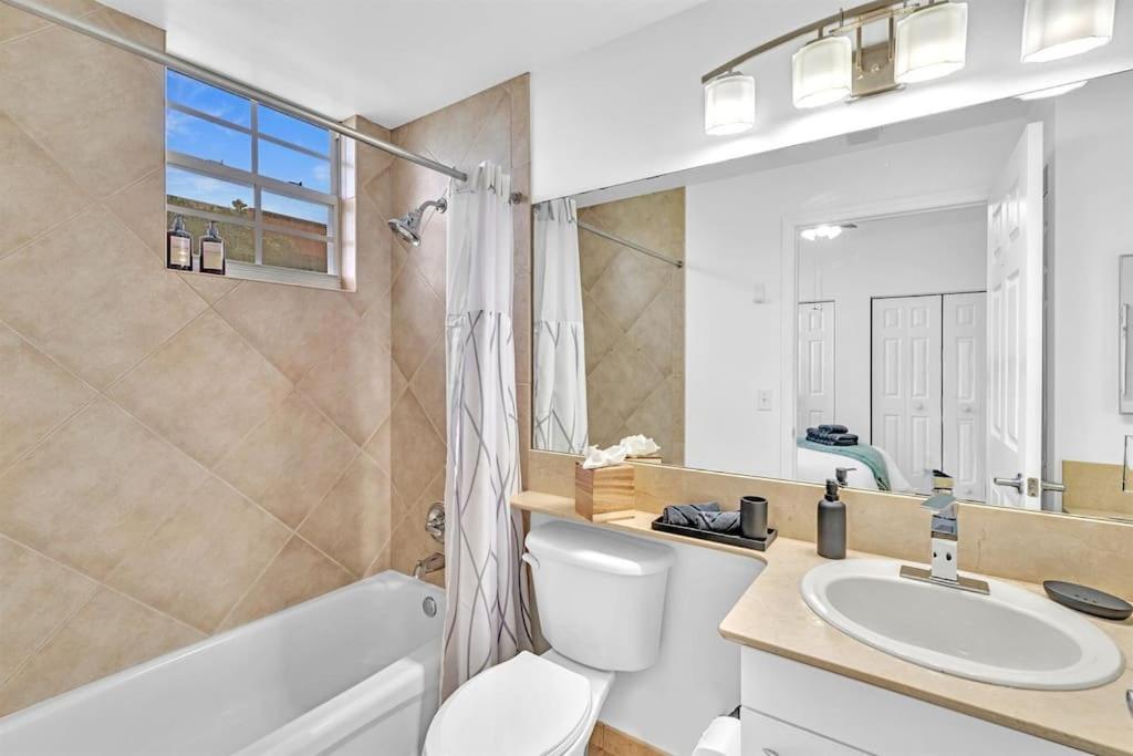 Apartment Gorgeous Townhouse Beach Access Amenities