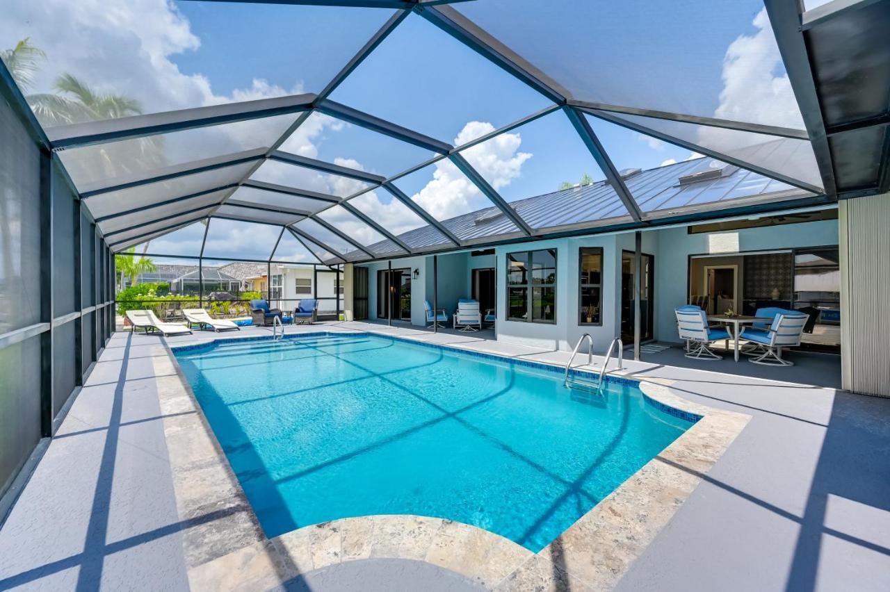 Luxurious Oasis Half Mi To Boat Ramp! * Cape Coral