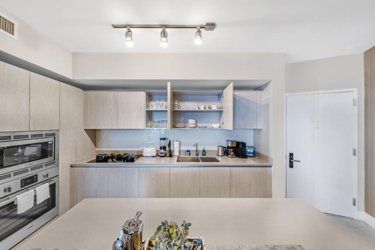 Splendid - Oceanview 1bdr & 1ba Right On The Beach, Heated Pool, Gym