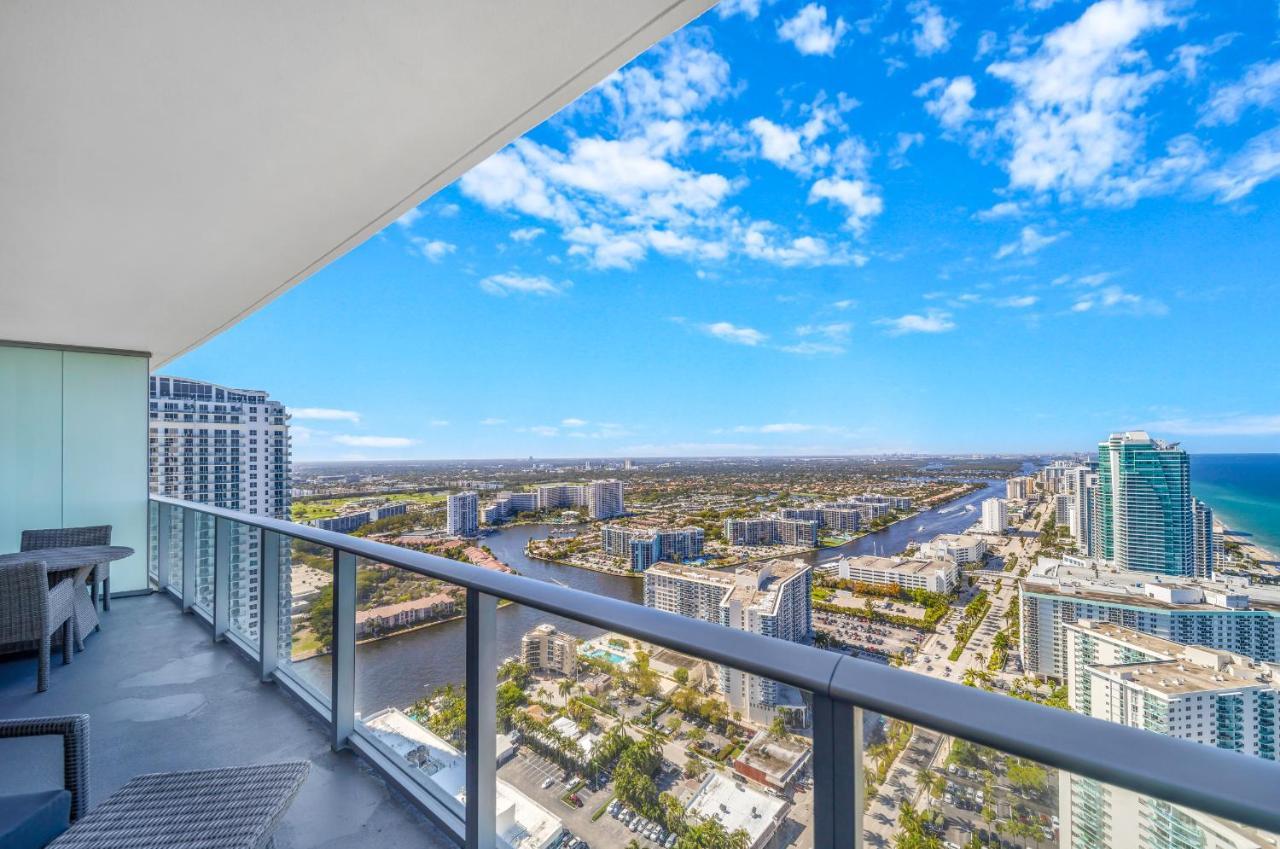 Splendid - Oceanview 1bdr & 1ba Right On The Beach, Heated Pool, Gym Apartment Hollywood