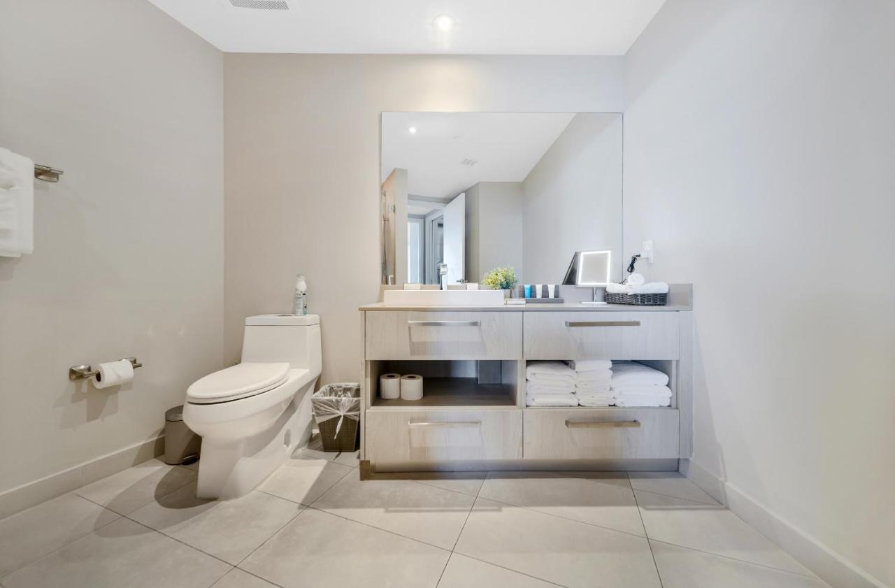 Splendid - Oceanview 1bdr & 1ba Right On The Beach, Heated Pool, Gym