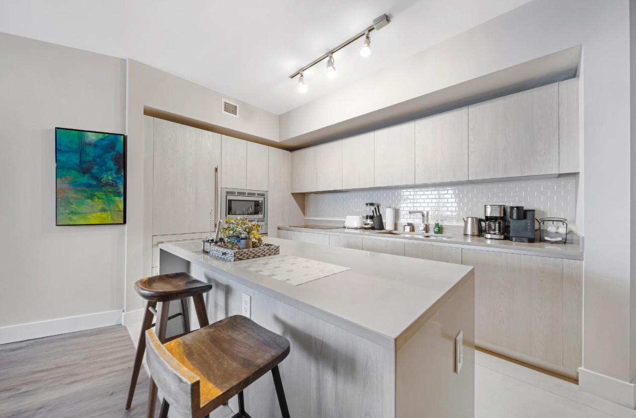 Splendid - Oceanview 1bdr & 1ba Right On The Beach, Heated Pool, Gym Hollywood