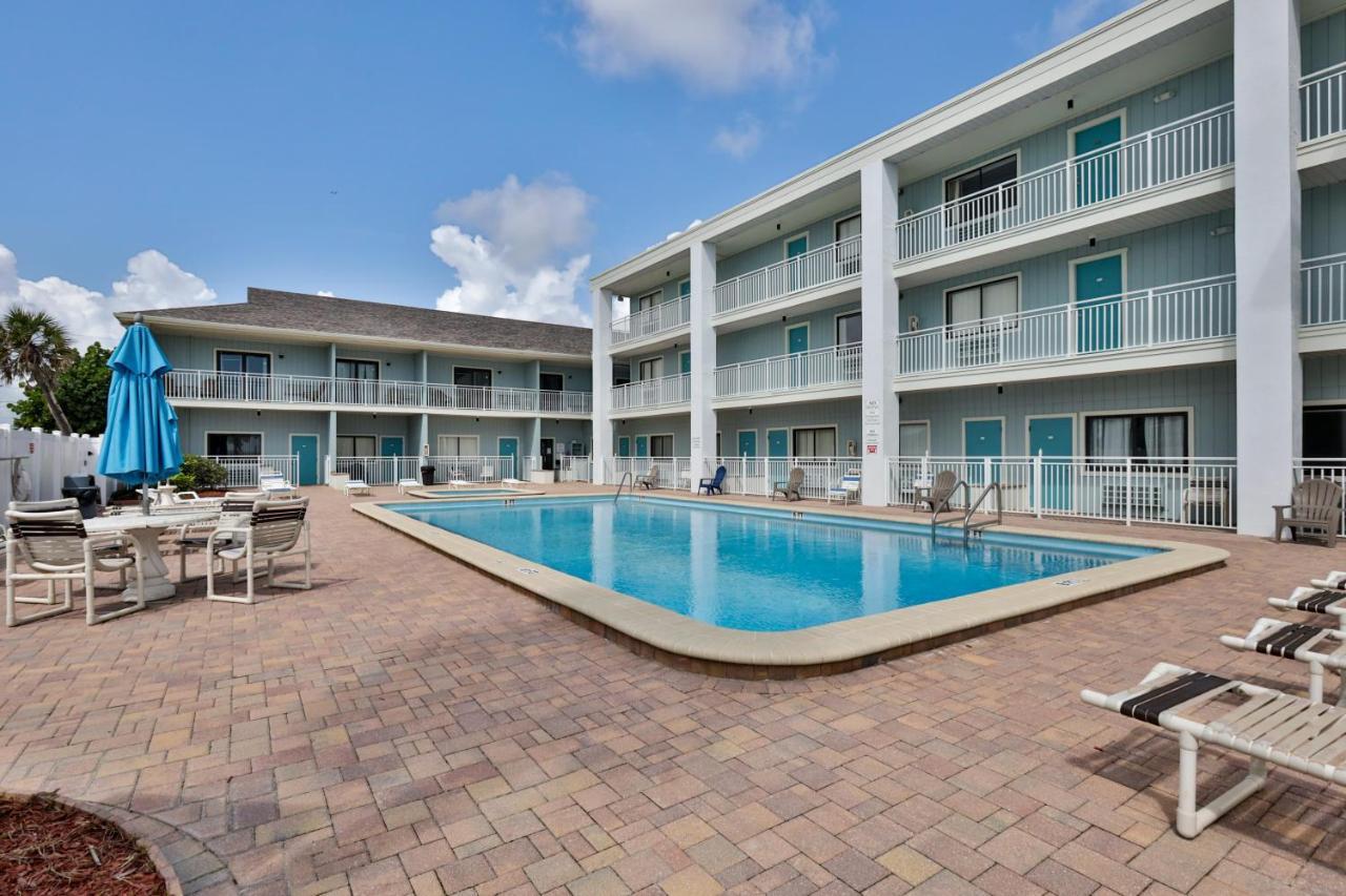 Coastal Waters Studio 111 - Pool Side Studio Resort *