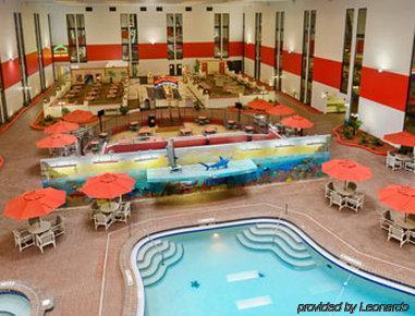 Ramada Maingate West 3*
