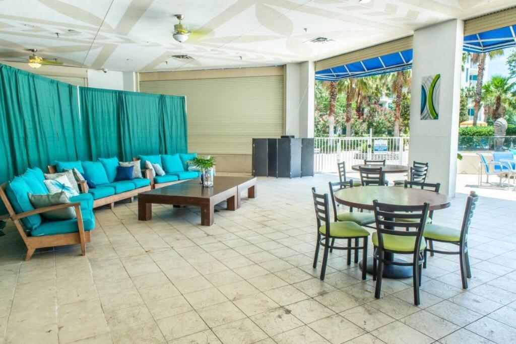 Beautiful Junior Near The Palms In * Destin
