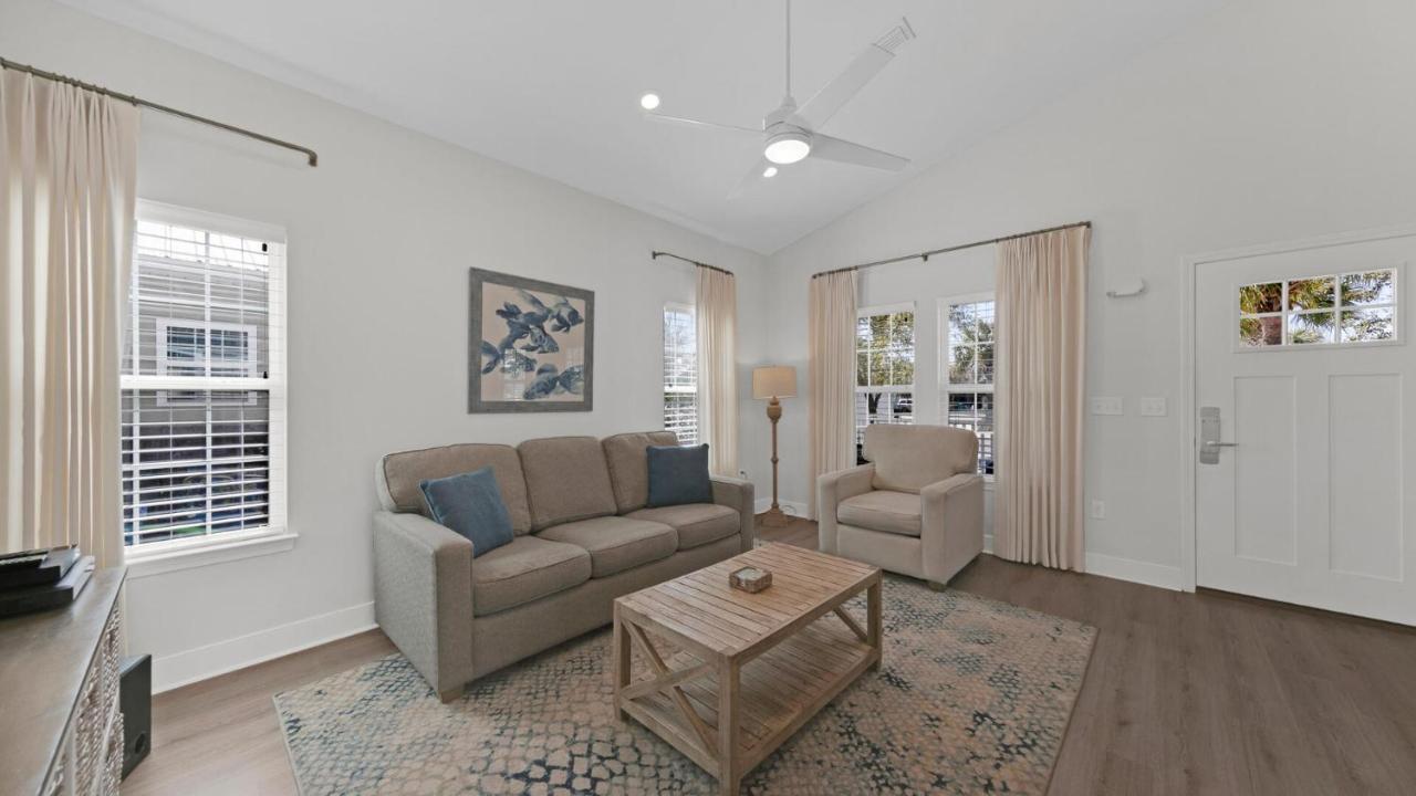 Pelican House - Newly Remodeled, Professionally Decorated, Only About 1 Mile To Seaside! *