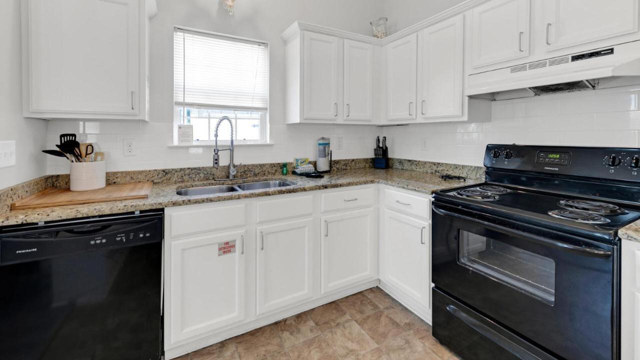 Kk's House - Newly Remodeled, Close To Seaside, Easy Walk To Holiday home *