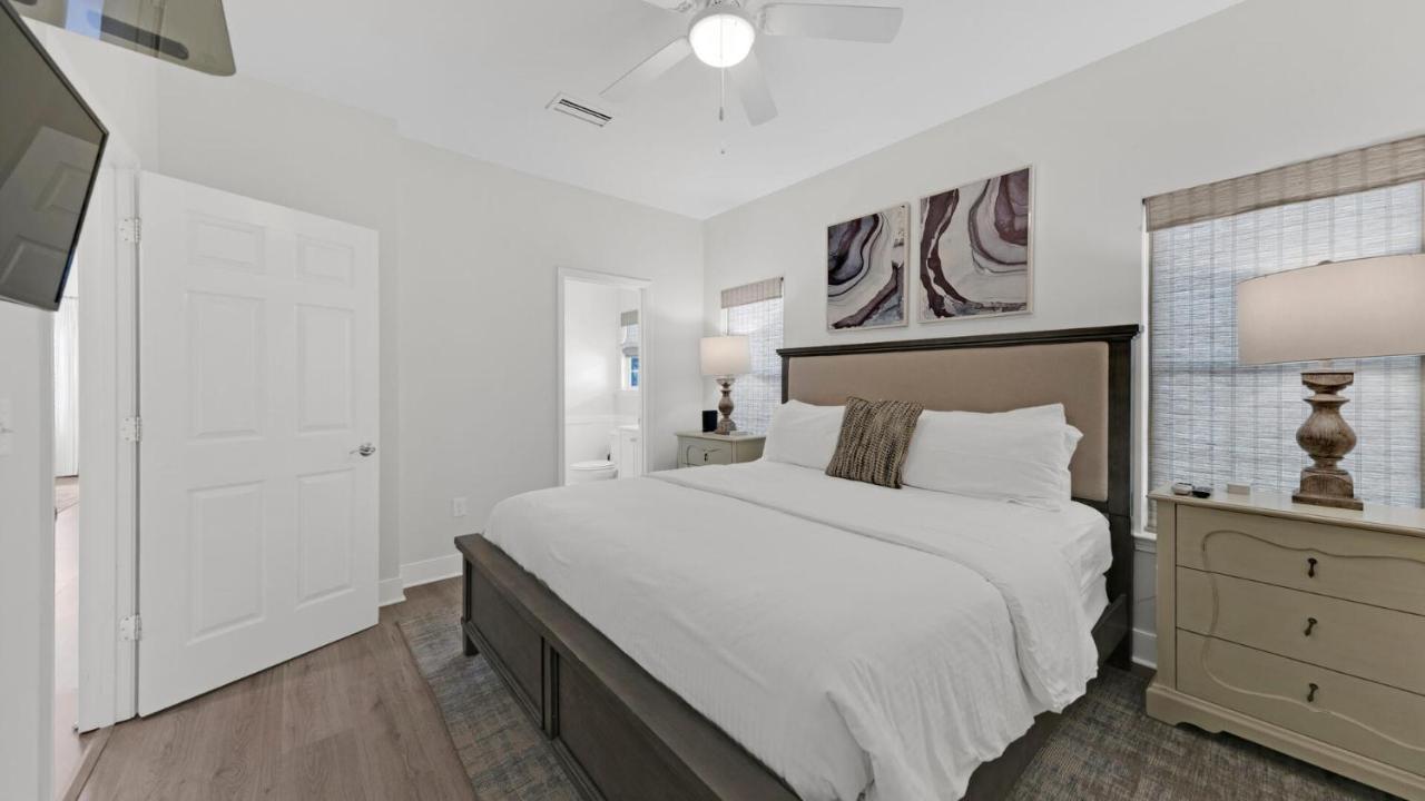 Pelican House - Newly Remodeled, Professionally Decorated, Only About 1 Mile To Seaside! *