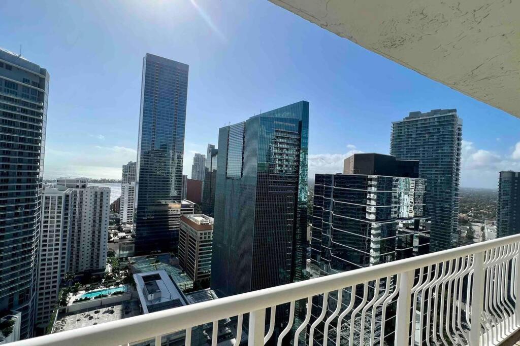 Apartment Brickell Center W/city & Bay View + Free Parking!