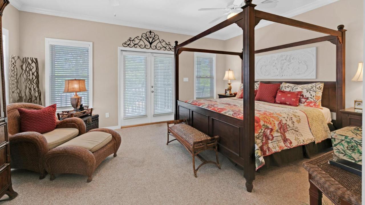 Holiday home Abode Kenmare - Sleeps 10 With 2 Pools And Lots Of Porches!