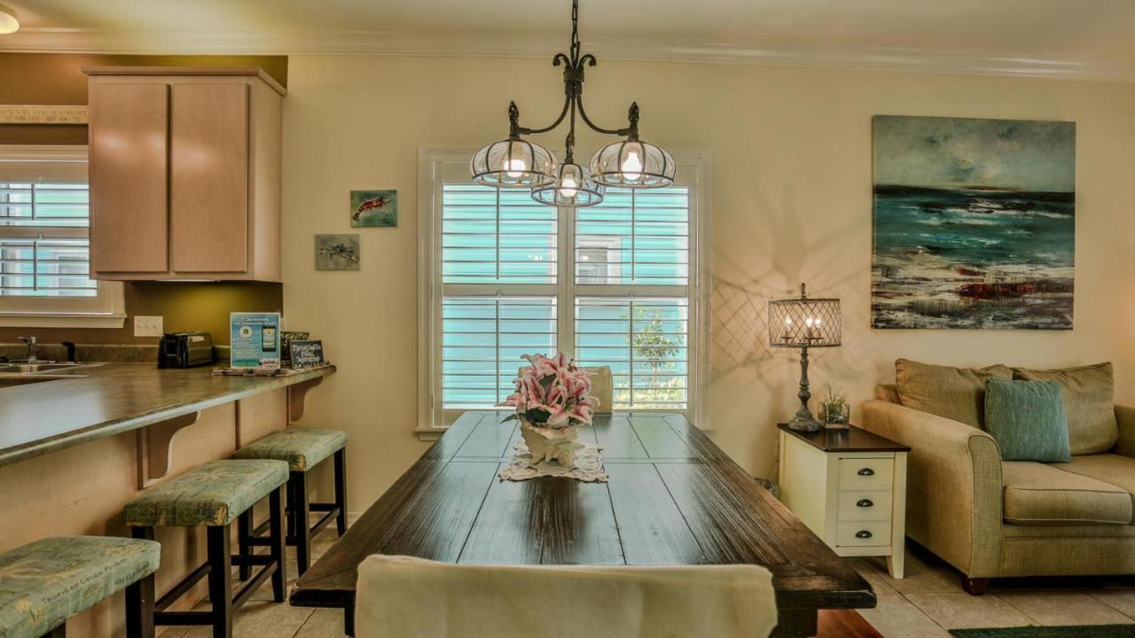 Robbins Nest - Near Gulf Place Along Scenic 30a Holiday home *