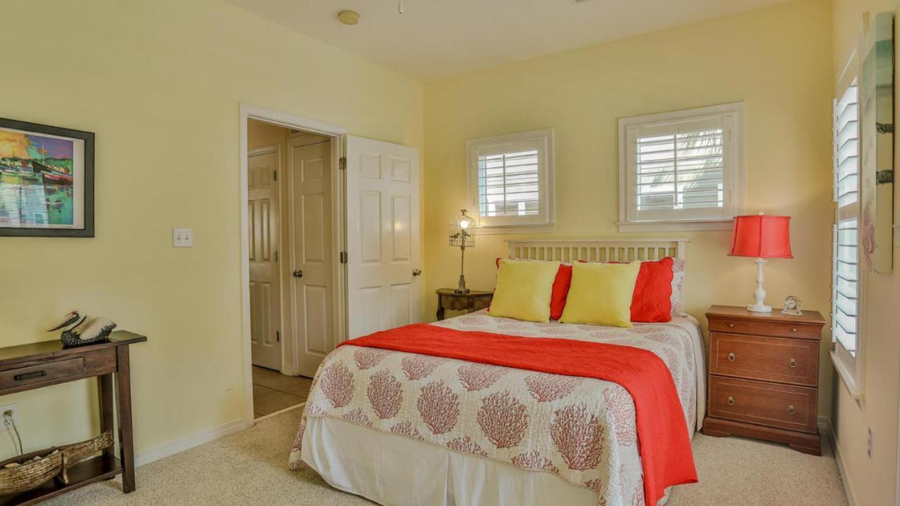Robbins Nest - Near Gulf Place Along Scenic 30a Holiday home *