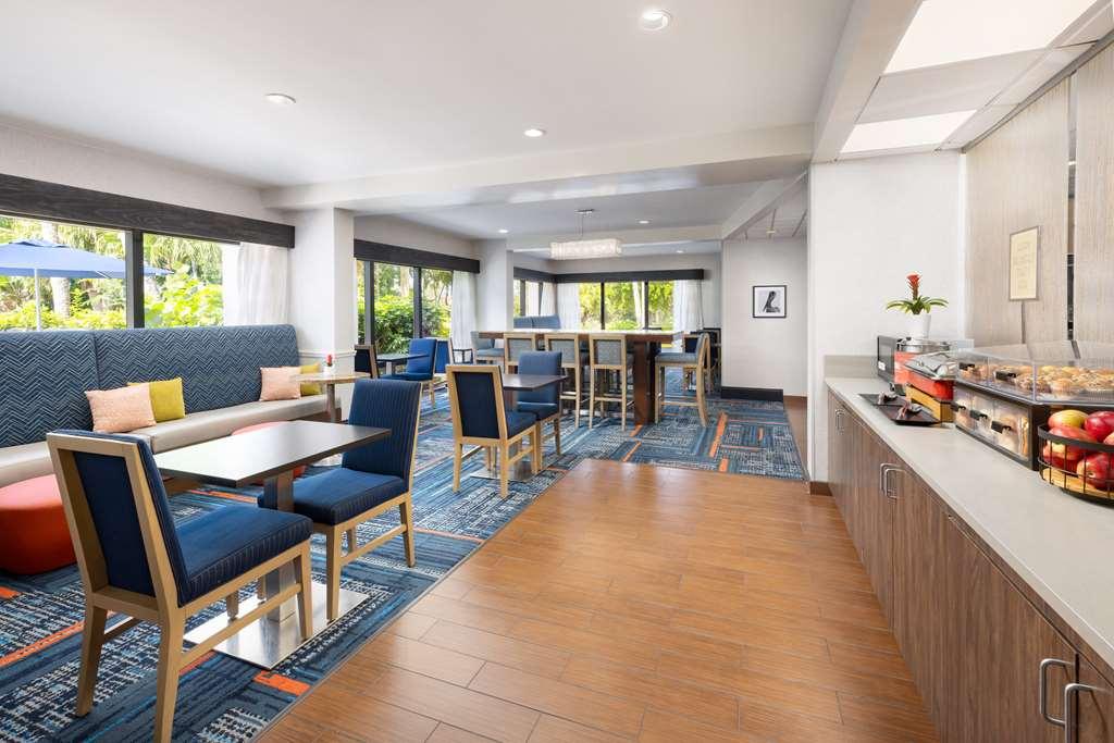 Hampton Naples-central 3* Naples