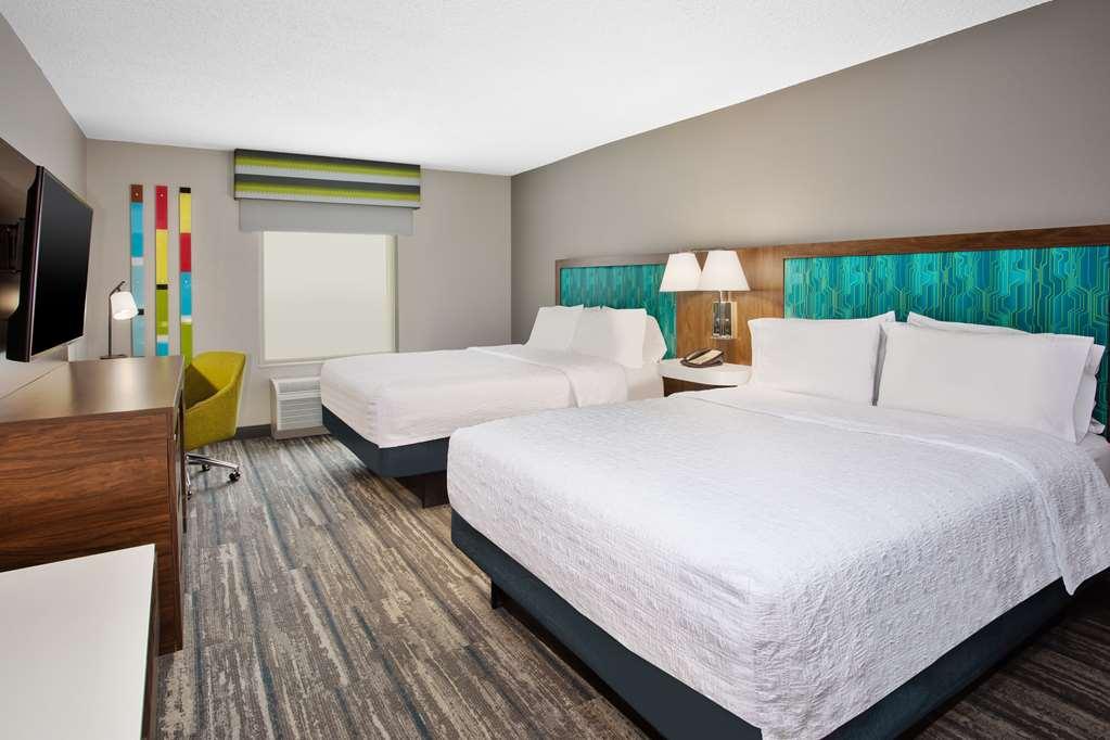 Hampton & / Myers Hotel 3*