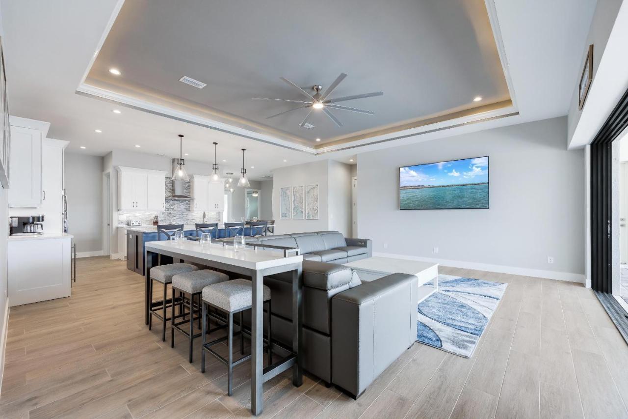 Holiday home New Home, Pool, Tiki Hut, Sleeps 8 - Cielo Sur Cape Coral
