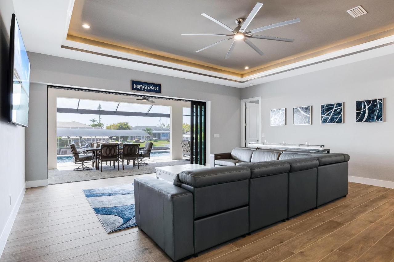 New Home, Pool, Tiki Hut, Sleeps 8 - Cielo Sur * Cape Coral