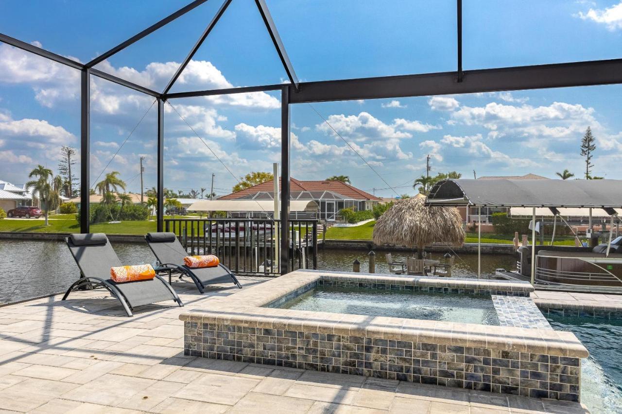 New Home, Pool, Tiki Hut, Sleeps 8 - Cielo Sur Cape Coral