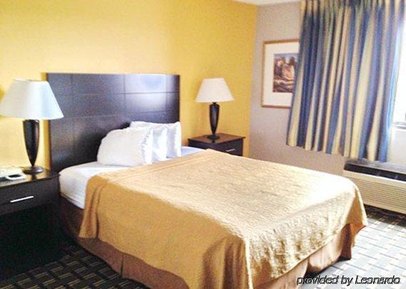 Ramada By Wyndham Orlando South 3*