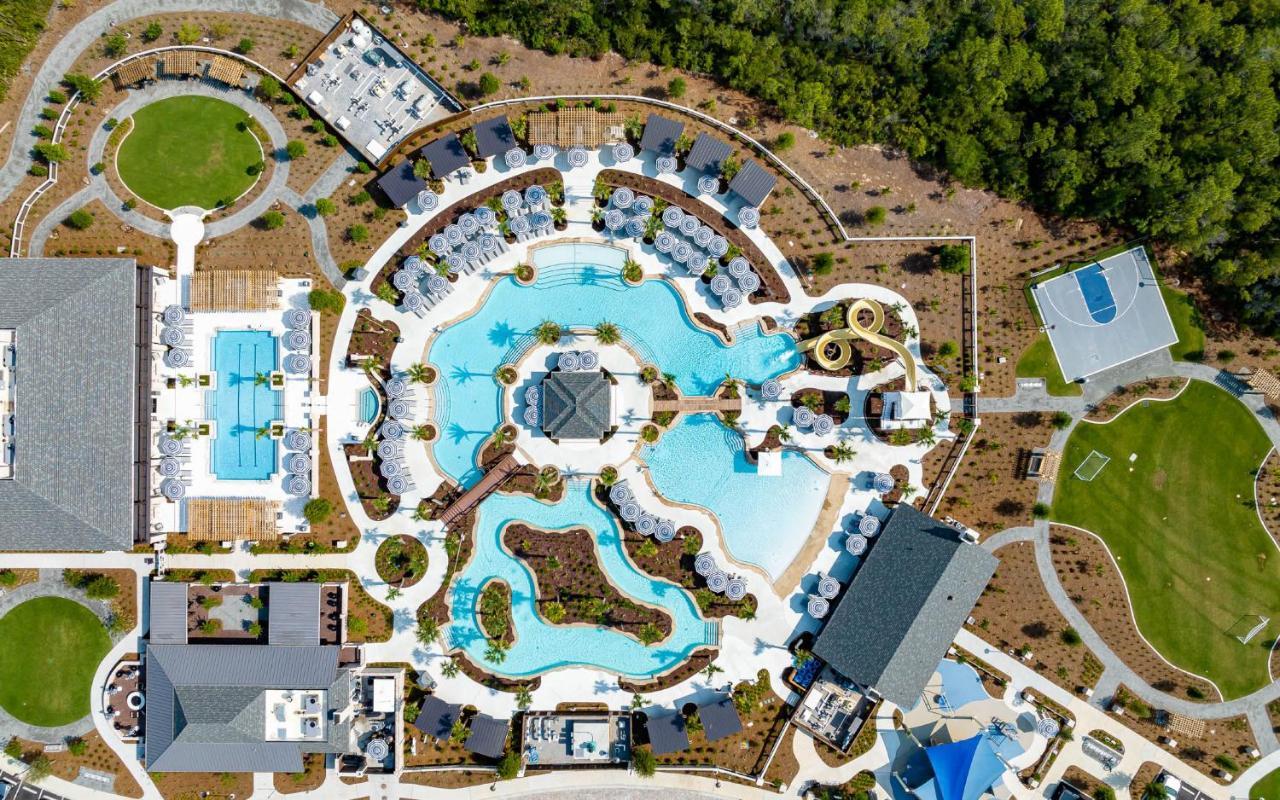 Camp Creek Hotel *
