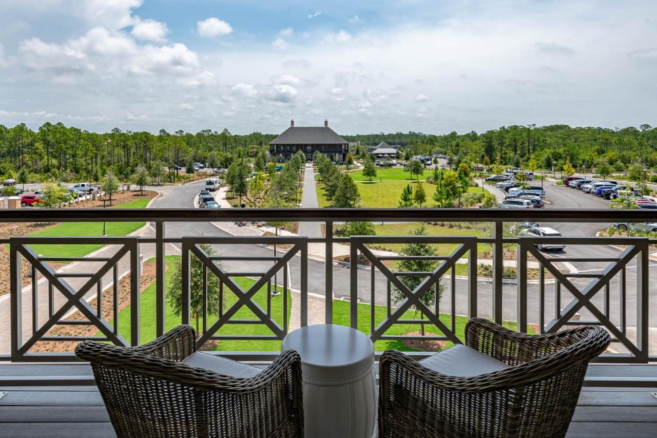 Hotel Camp Creek