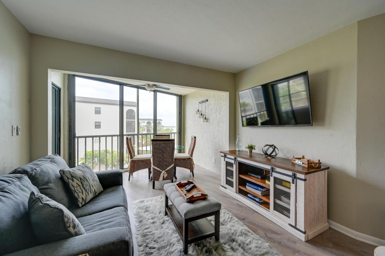Waterfront With Pool And Hot Tub! Apartment *