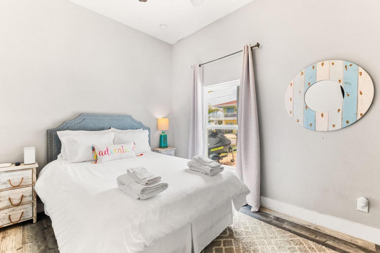 Holiday home Sea Gem Slp 16 Amenities *