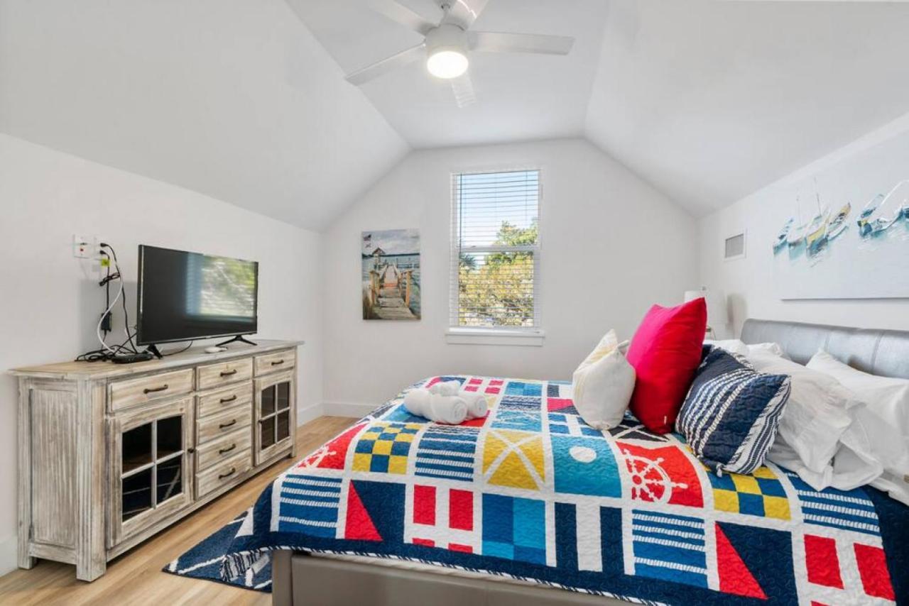 Lions Sail Island Pool Holiday home *