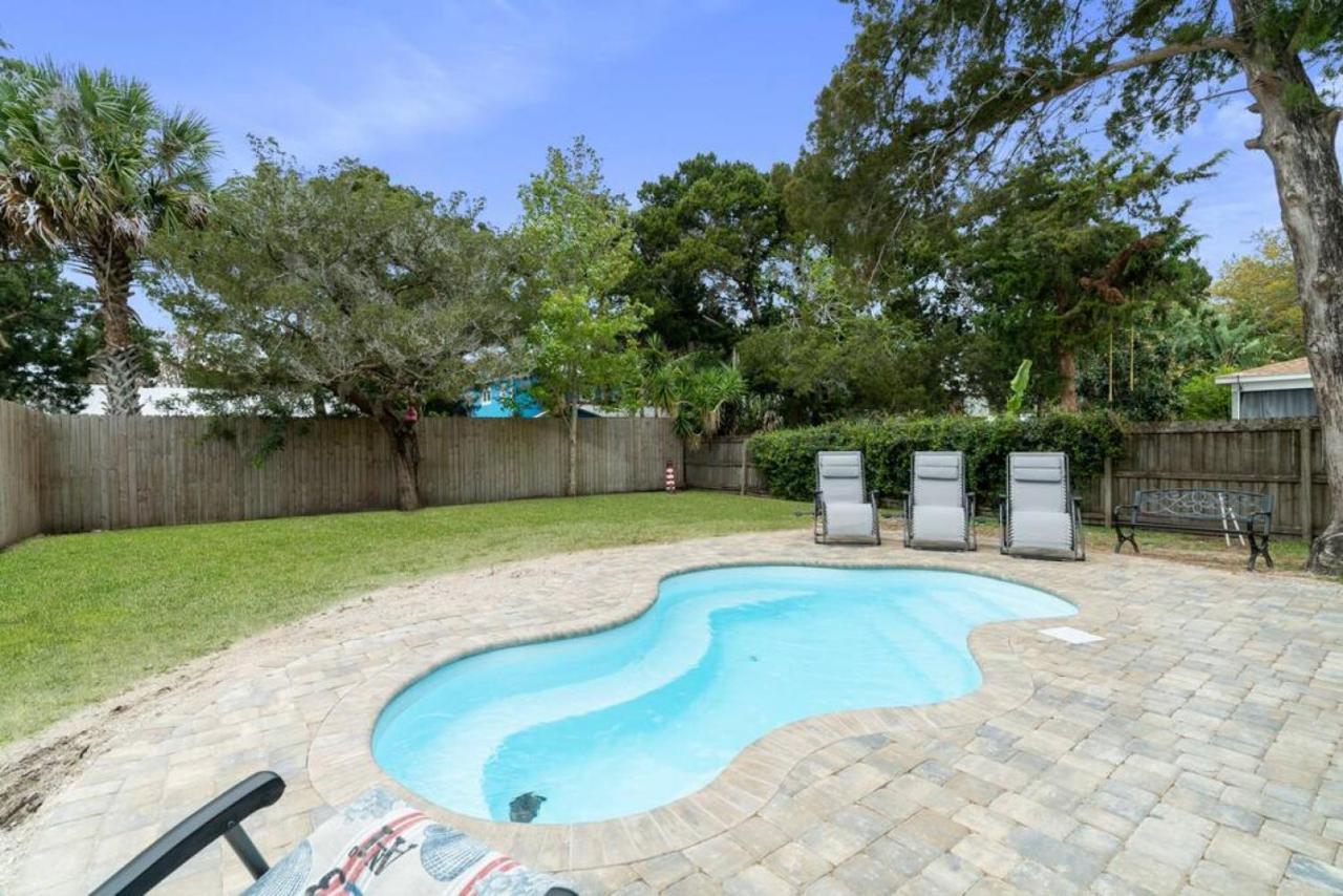 Lions Sail Island Pool * St. Augustine