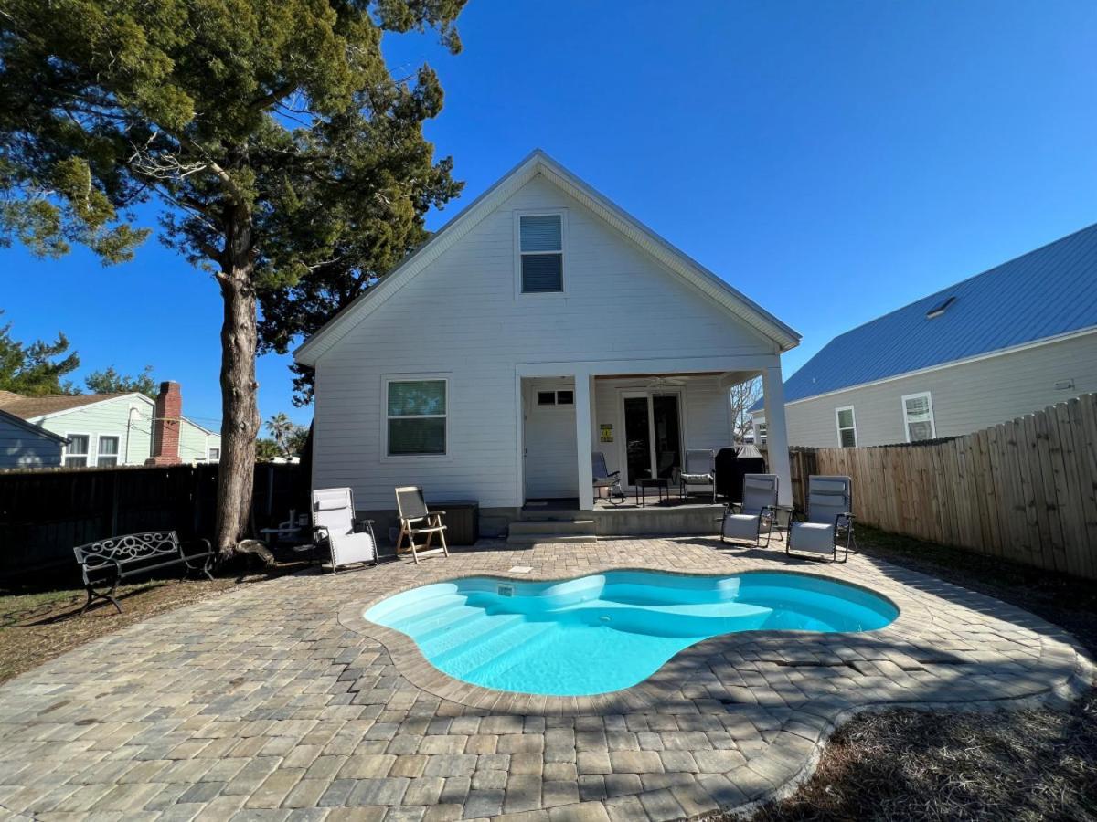 Lions Sail Island Pool Holiday home