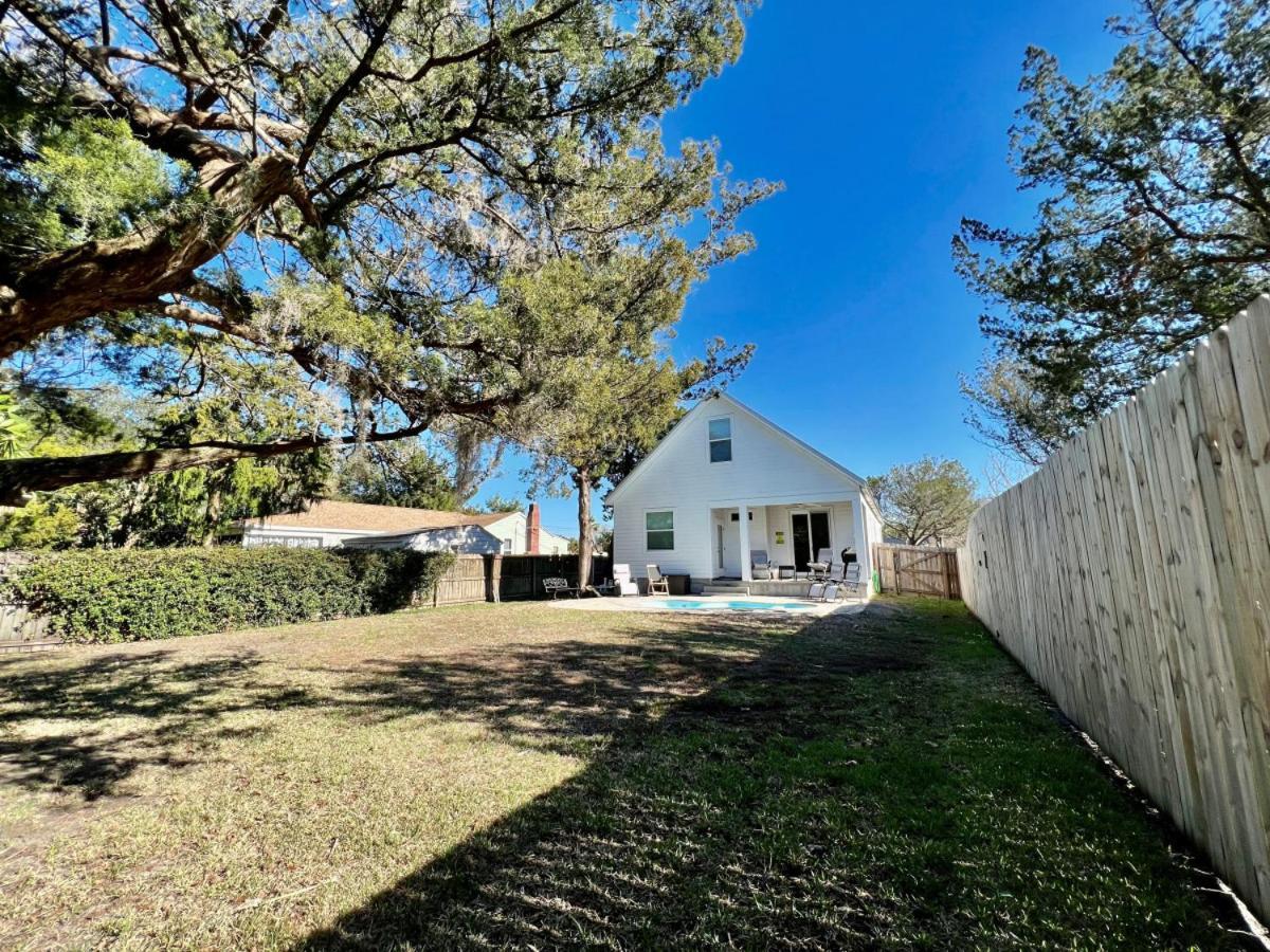 Lions Sail Island Pool Holiday home