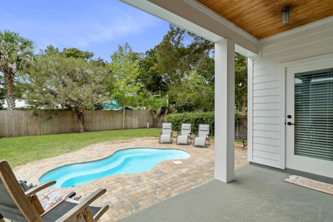 Lions Sail Island Pool Holiday home *