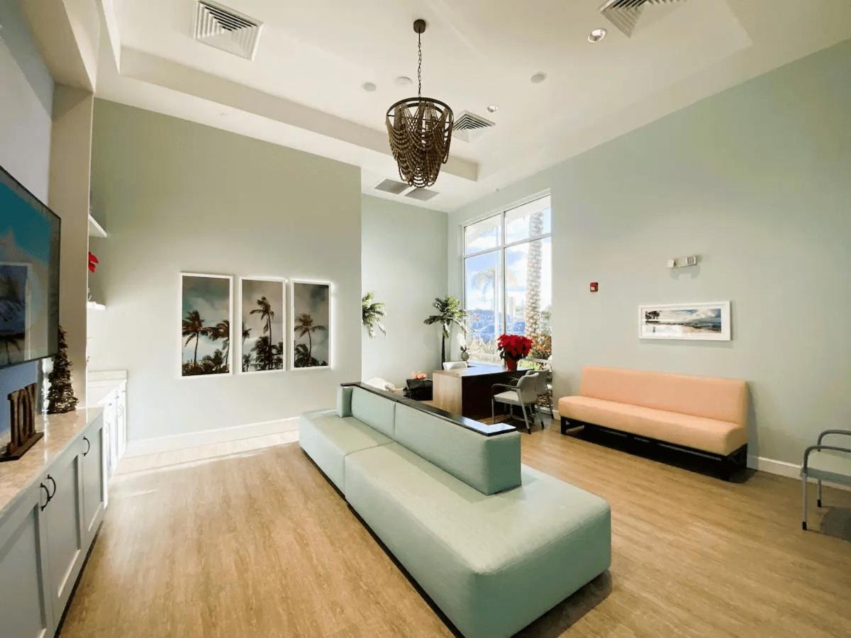Dream Haven: Private Retreat With Themed & Pool Davenport