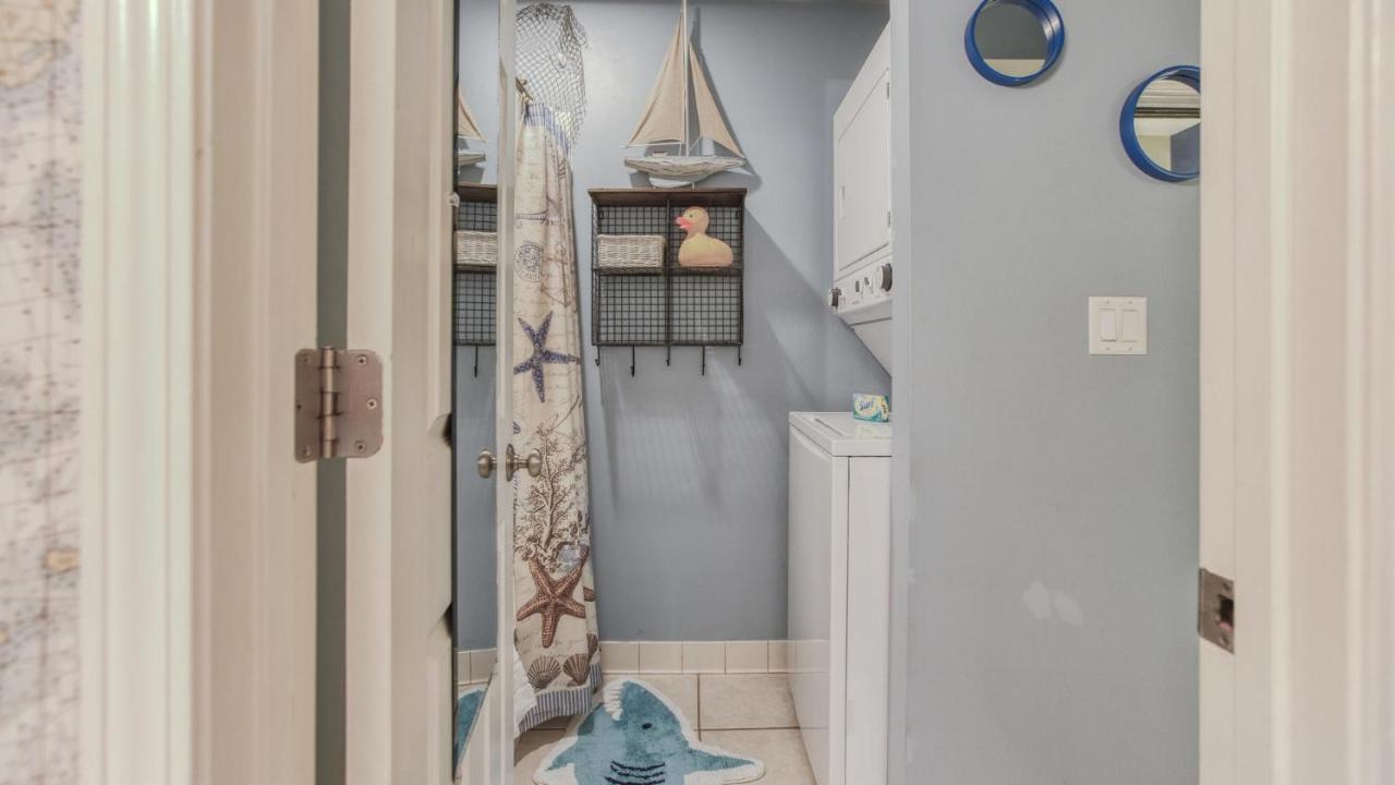 Holiday home Crystal 6a - Just A Few Steps And Your Toes Will Be In The With Service Included Destin