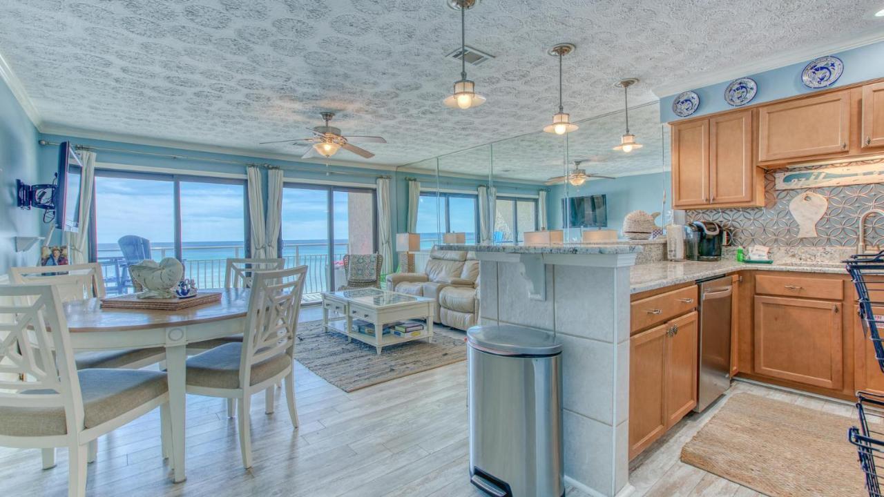 Crystal 6a - Just A Few Steps And Your Toes Will Be In The With Service Included Destin