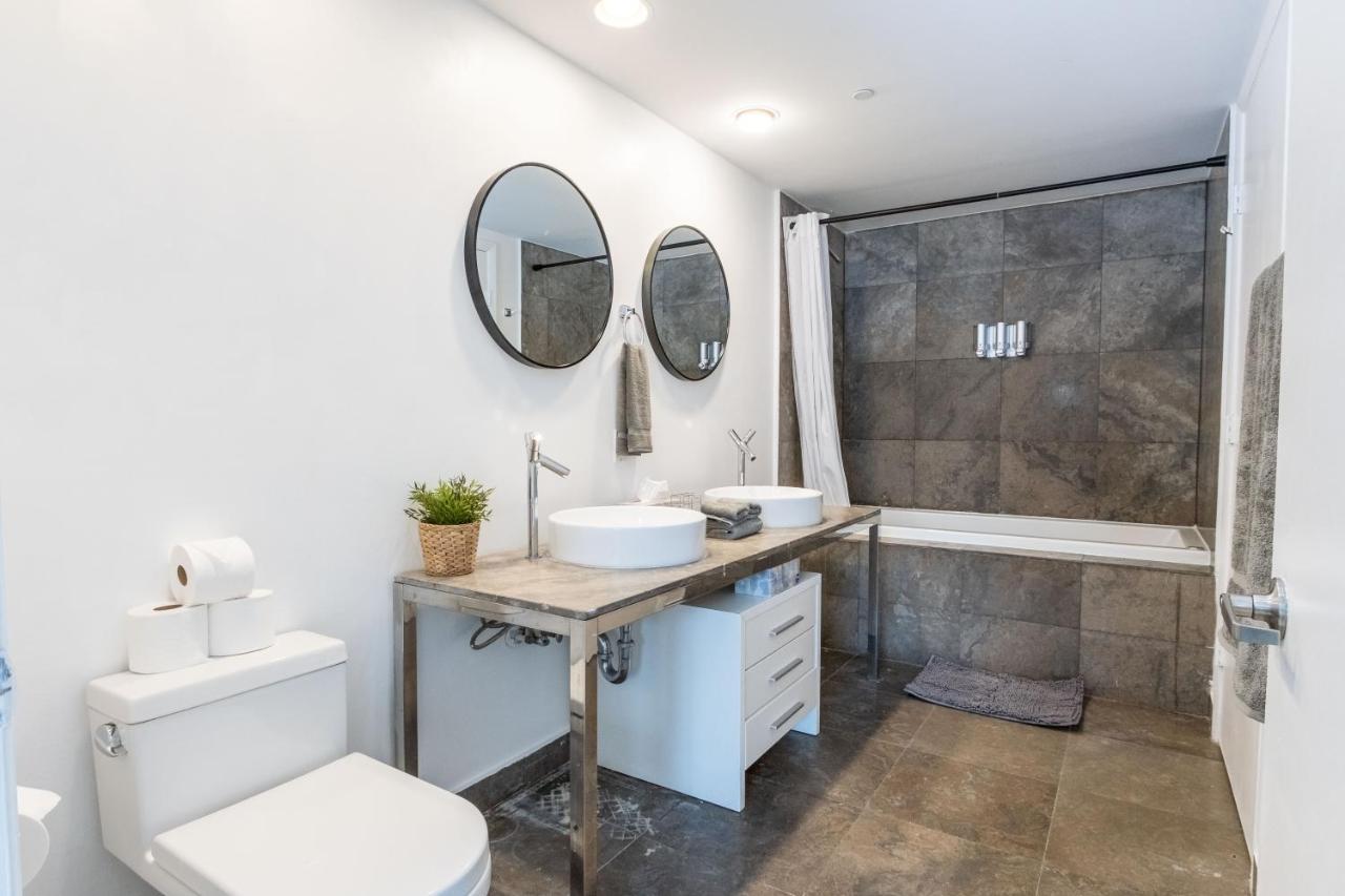 Limited Time 1br 1bath Located At Icon Brickell Apartment