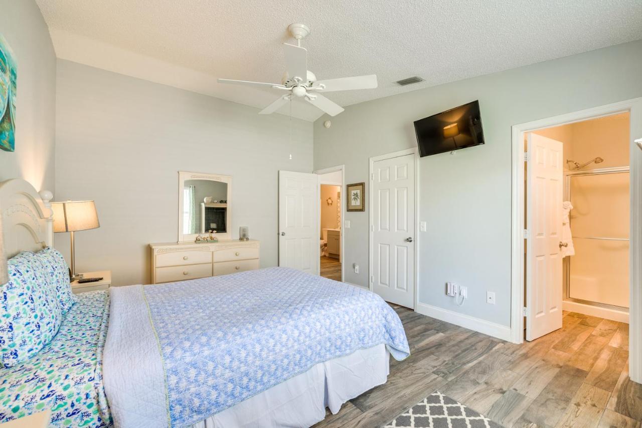 Abode With Community Pools, Golf And Holiday home