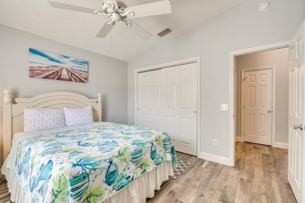 Abode With Community Pools, Golf And Holiday home *