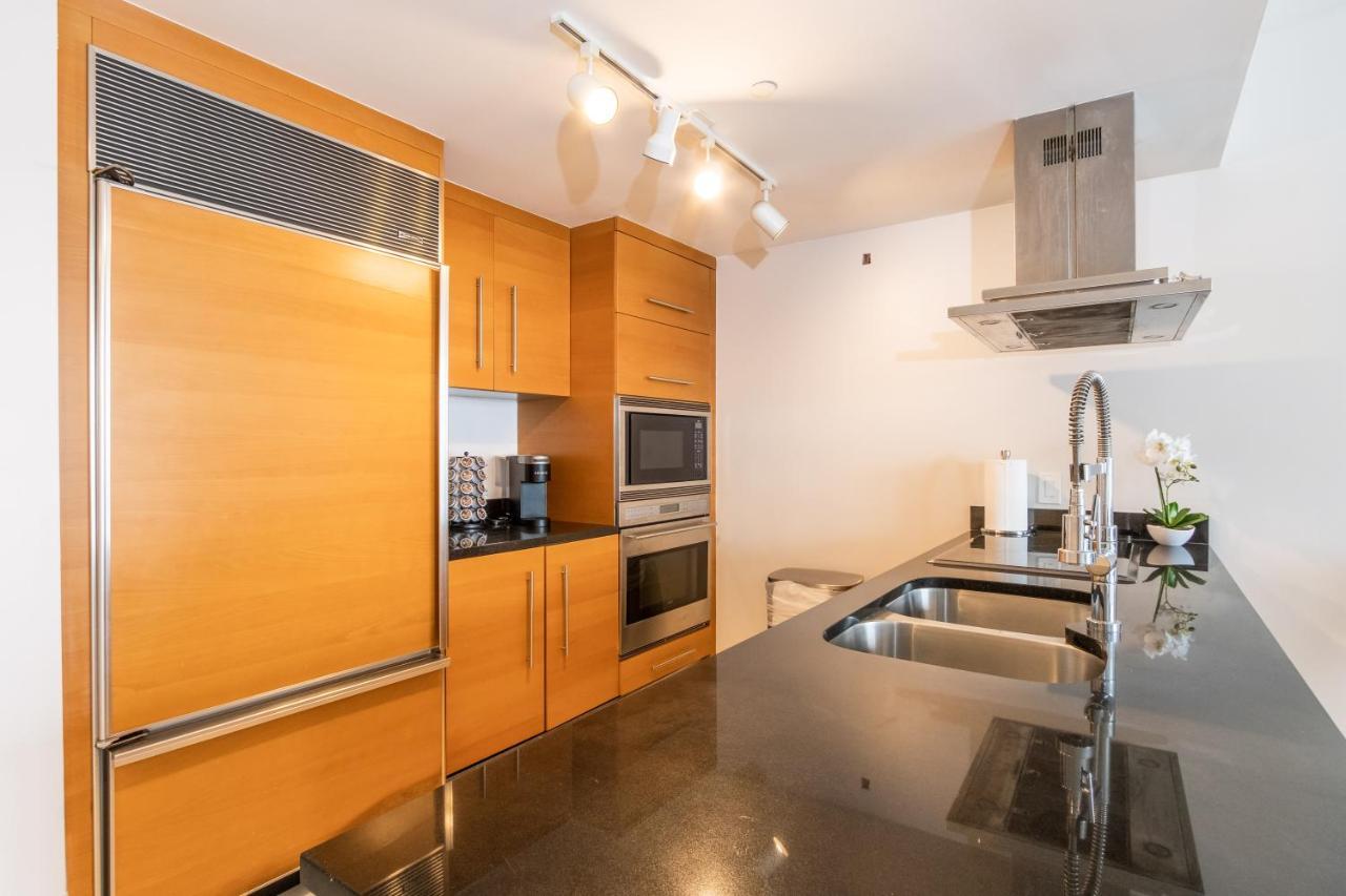 Limited Time 1br 1bath Located At Icon Brickell Miami