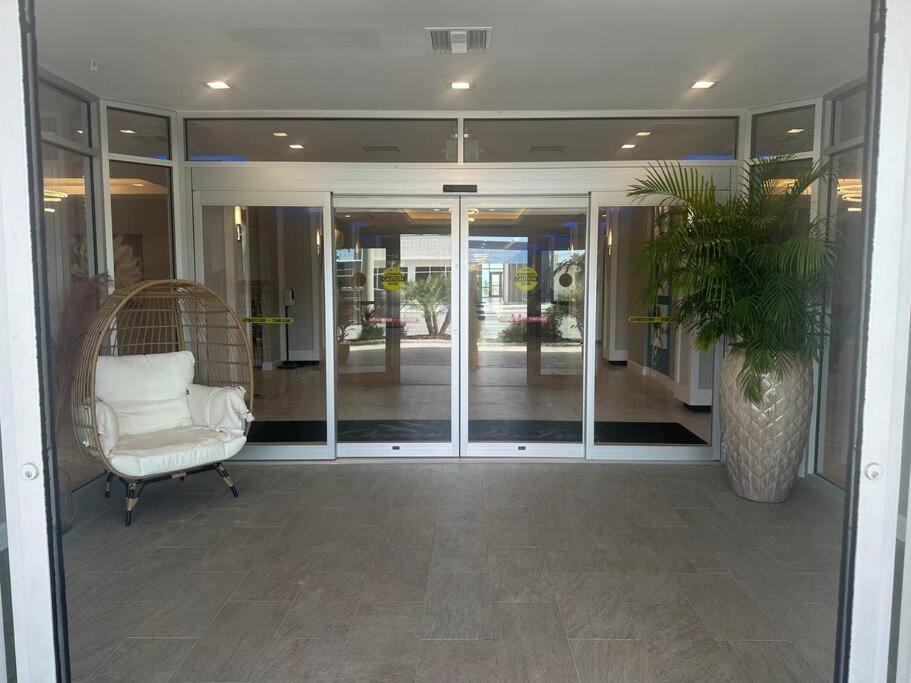Beautiful Oceanfront Two Bedroom *