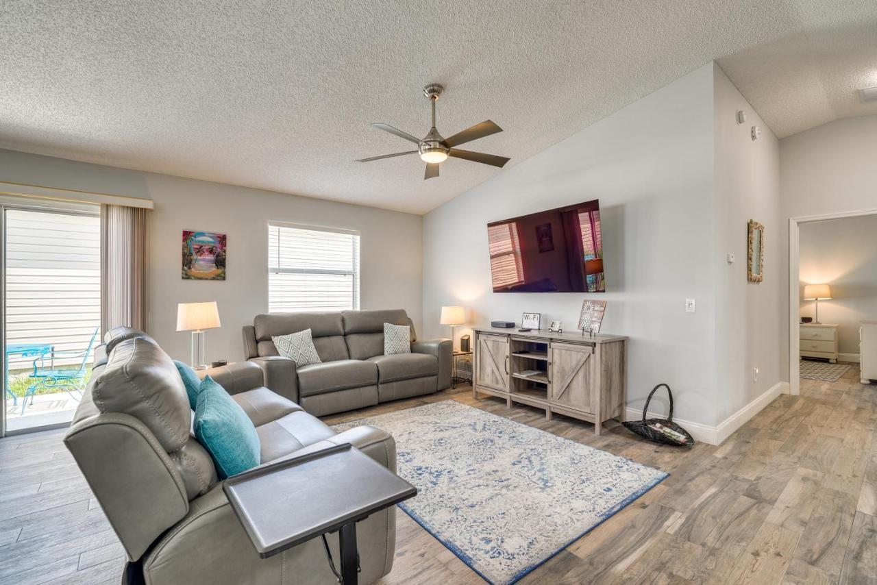 Abode With Community Pools, Golf And