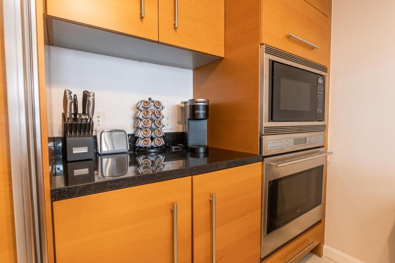 Apartment Limited Time 1br 1bath Located At Icon Brickell