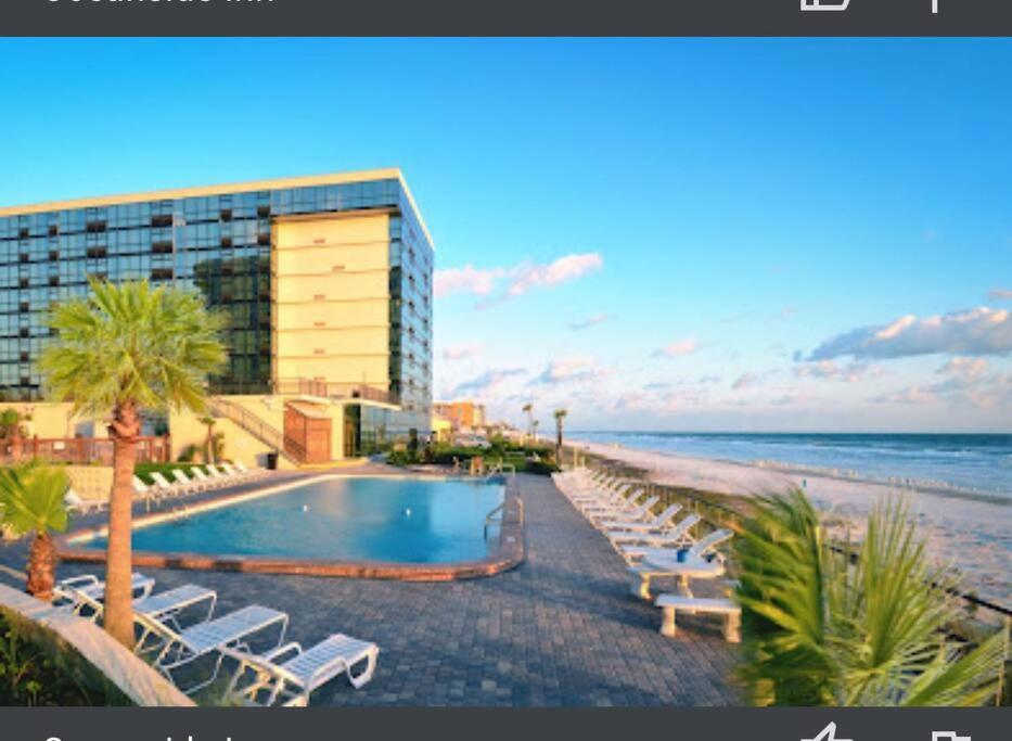 Beautiful Oceanfront Two Bedroom Apartment Daytona Beach