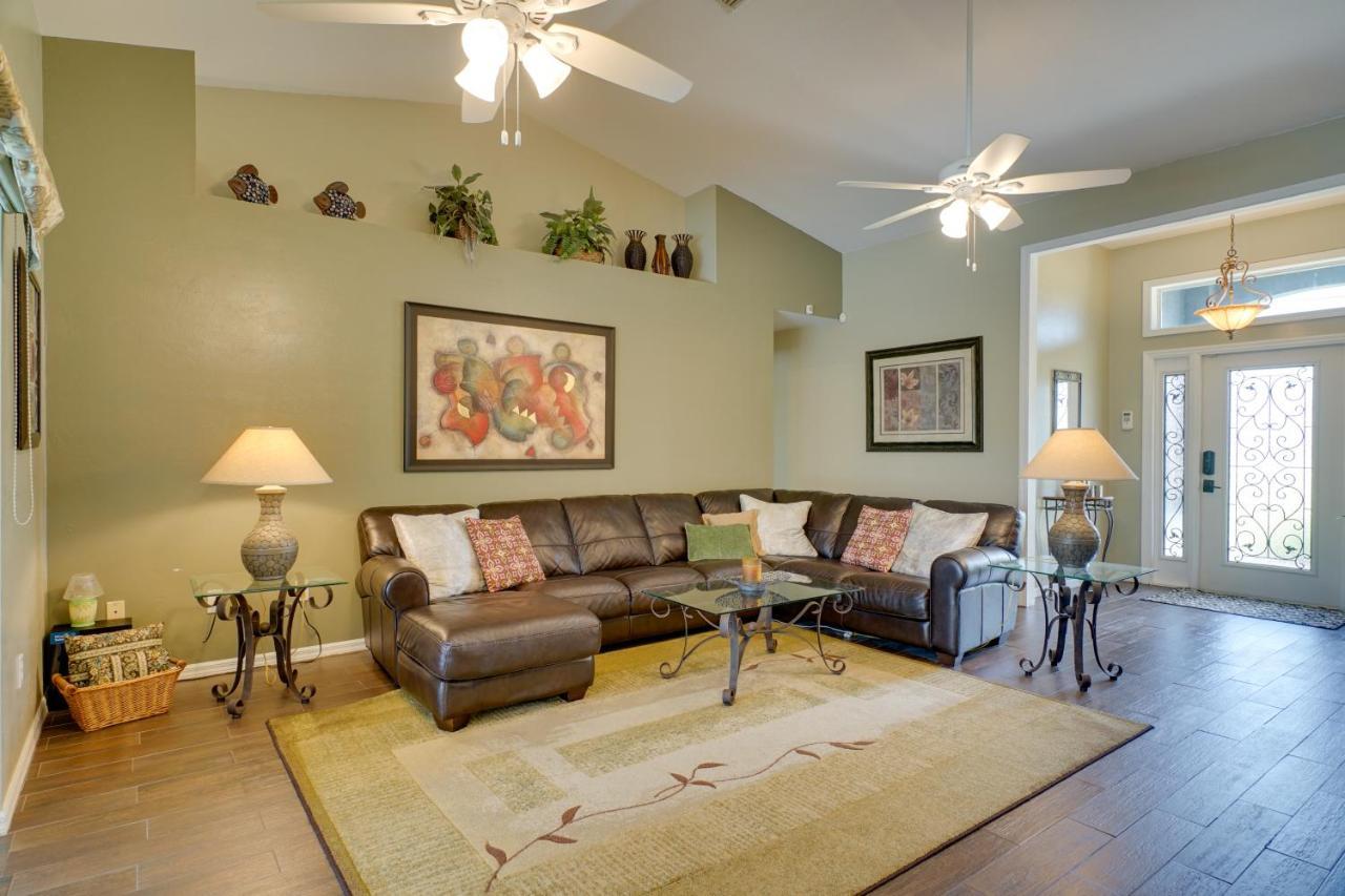 Chic Retreat With Pool And Canoe Access * Cape Coral