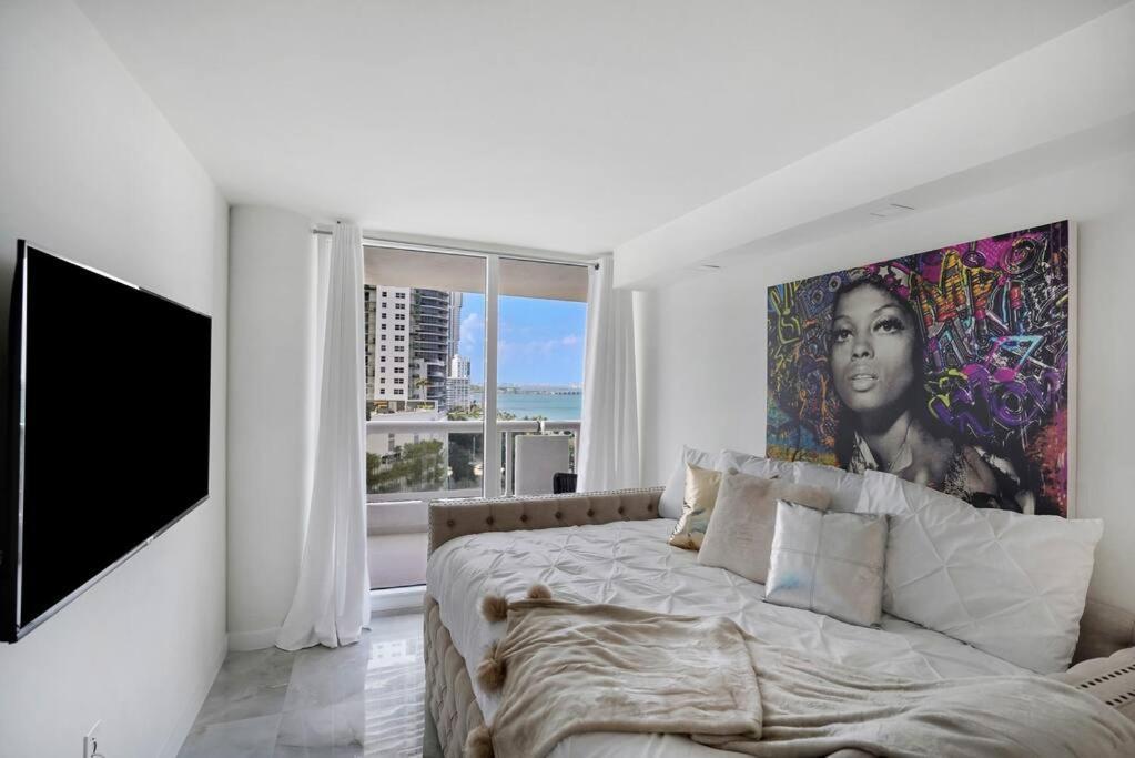 Apartment Of Dreams! Renovated With Water & Park Views