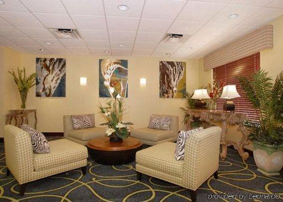 Courtyard By Marriott At Town Center 3*
