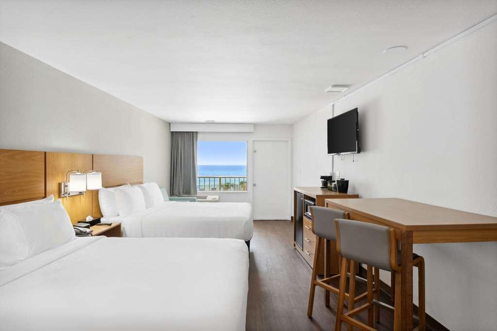Chateau Beachfront Hotel, A By The Sea